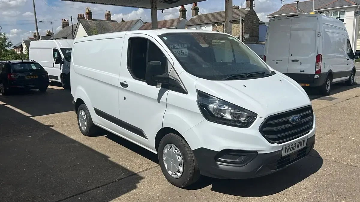 Used Ford Transit Custom 105 HP (77 kW) 2018 White Van