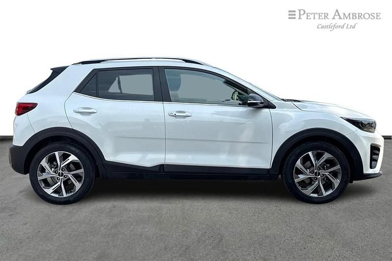 White Used 2024 Kia Stonic GT-Line S SUV | £18,790 (Fair price) - Image 1/3