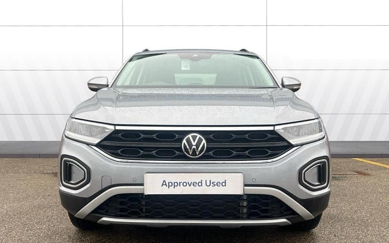 Used VW T-Roc Life 150 HP (110 kW) 2024 Silver SUV