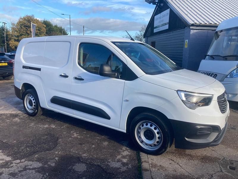 Used Vauxhall Combo 100 HP (73 kW) 2021 White Van