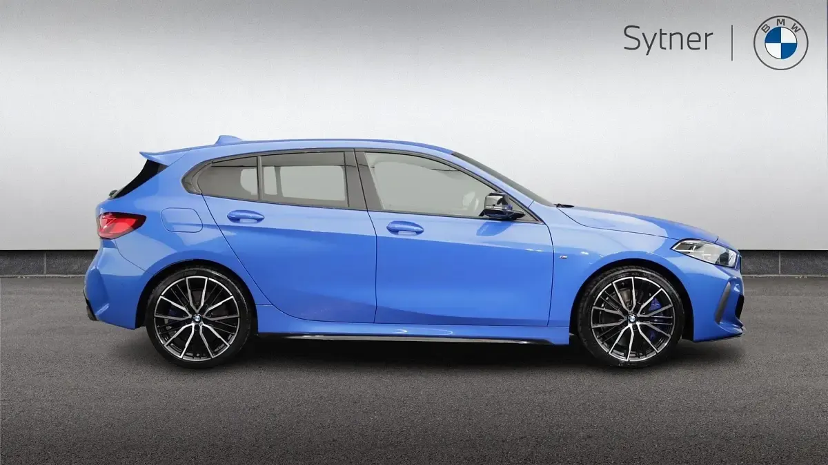 Używany BMW M135 Comfort Edition 306 KM (225 kW) 2021 Niebieski Hatchback