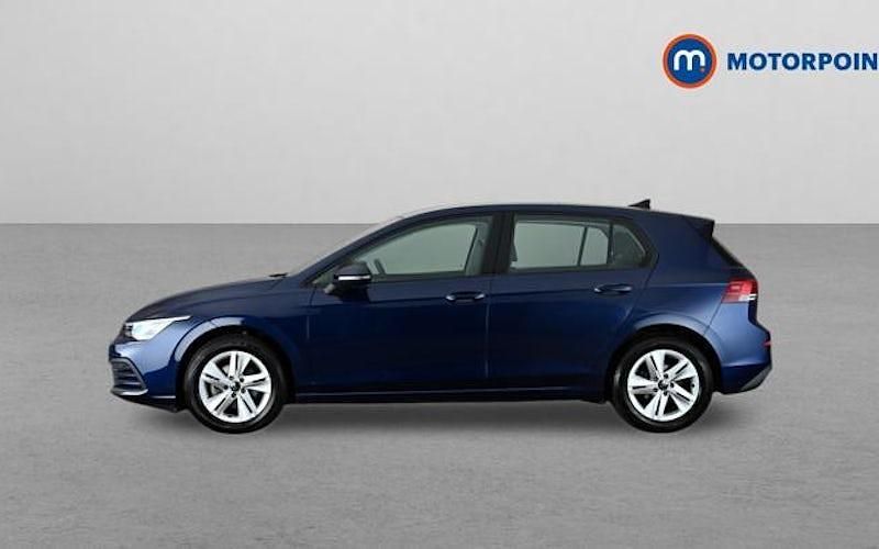 Used VW Golf VIII Life 150 HP (110 kW) 2024 Blue Hatchback