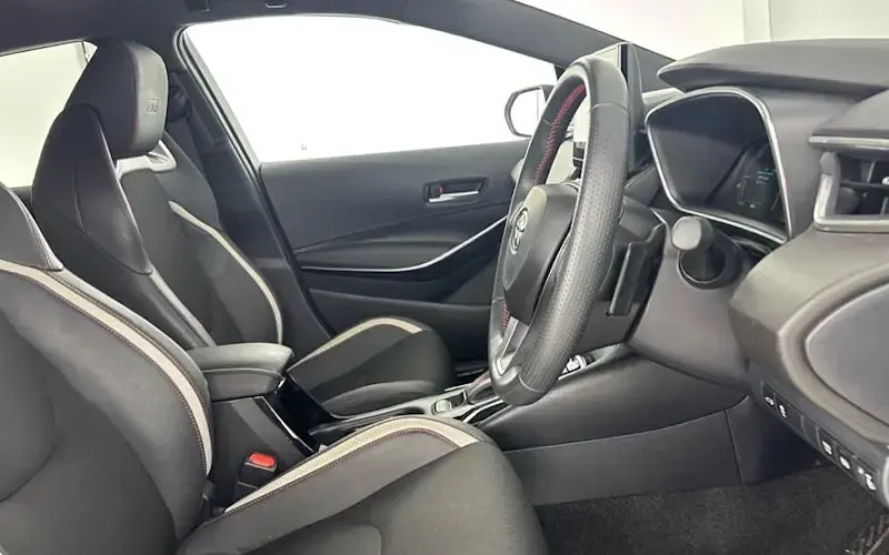 Used Toyota Corolla Sport 196 HP (144 kW) 2025 Grey Estate