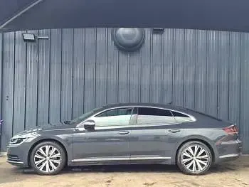 Used VW Arteon Elegance 150 HP (110 kW) 2019 Grey Hatchback
