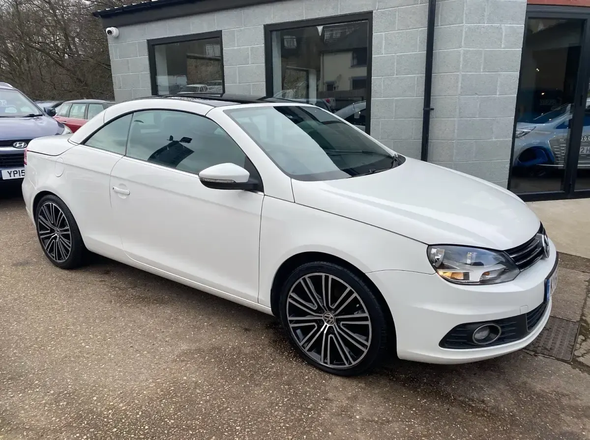 Used VW Eos Sportline 140 HP (102 kW) 2011 White Cabriolet