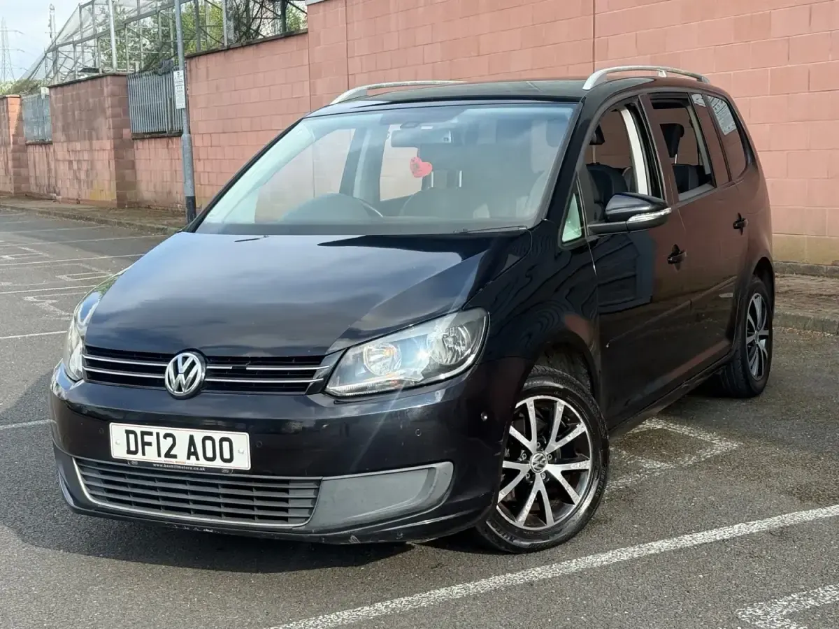 Używany VW Touran SE 105 KM (77 kW) 2012 Czarny Minivan