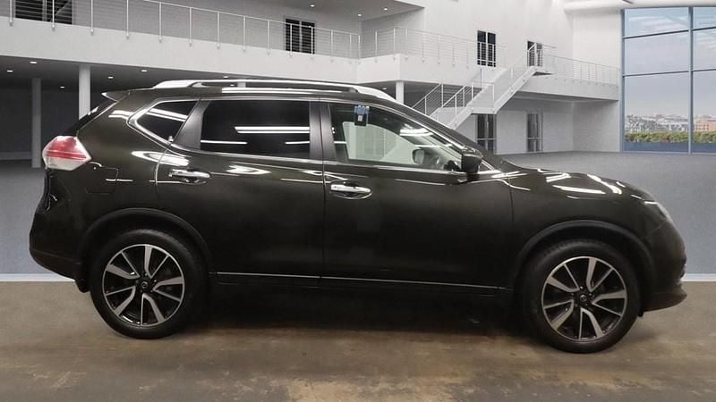 Titanium olive green Used 2017 Nissan X-Trail N-Vision SUV | £9,375 (Good price) - Image 1/4