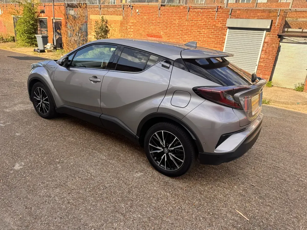Used Toyota C-HR 122 HP (89 kW) 2019 Silver SUV