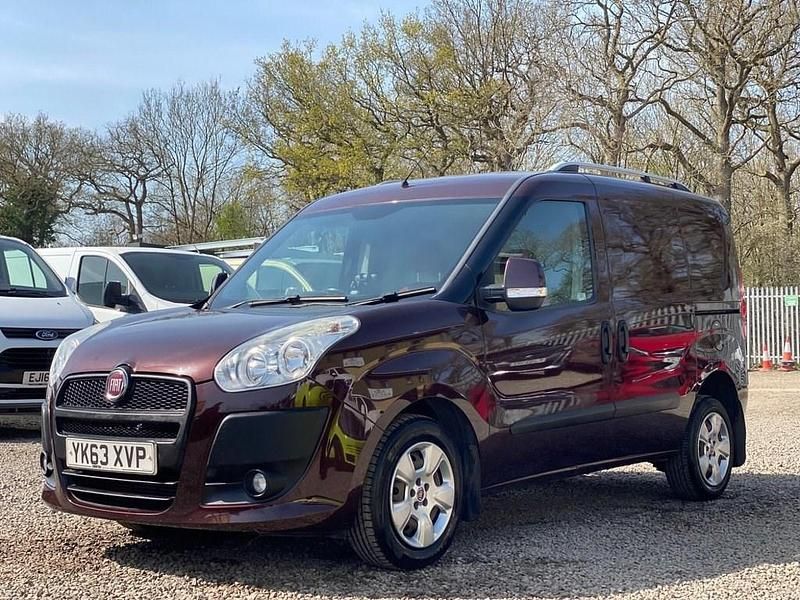 Used Fiat Doblò 2013 Red MPV