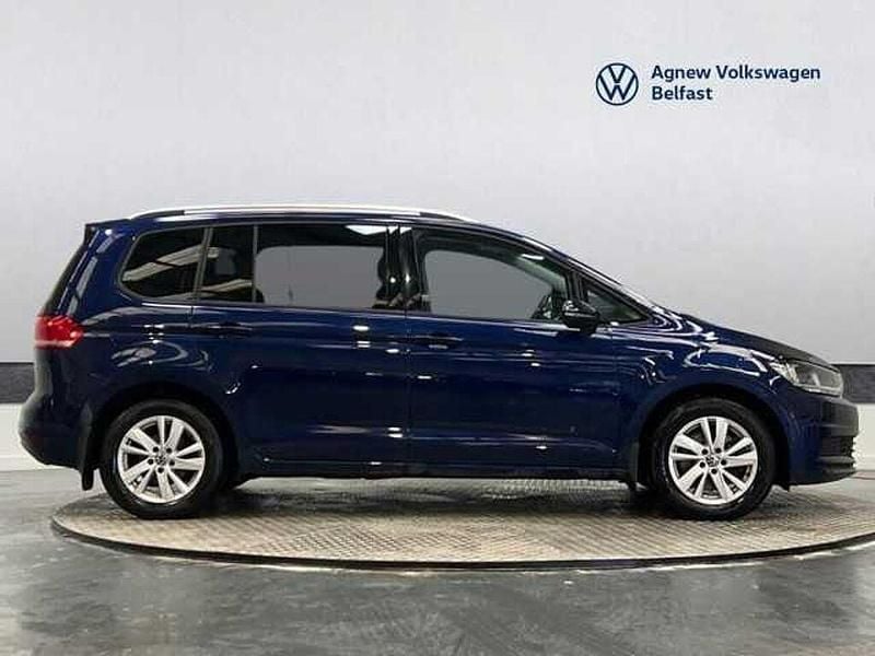 Used VW Touran SE 150 HP (110 kW) 2022 Blue MPV