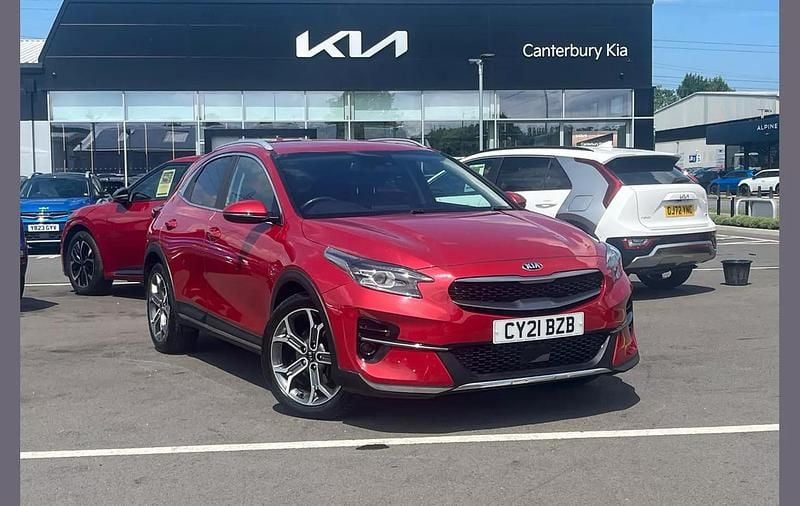White Used 2021 Kia XCeed 3 SUV | £14,495 (Fair price) - Image 1/4