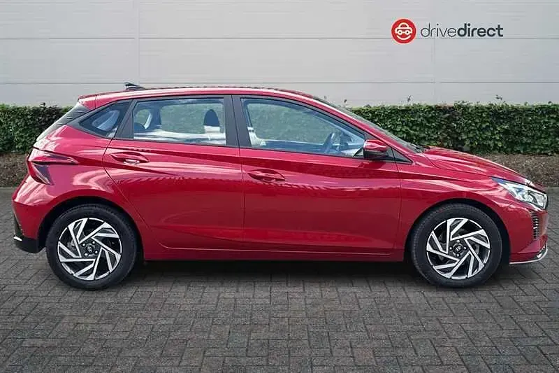 Used Hyundai i20 Advanced 100 HP (73 kW) 2025 Red Hatchback