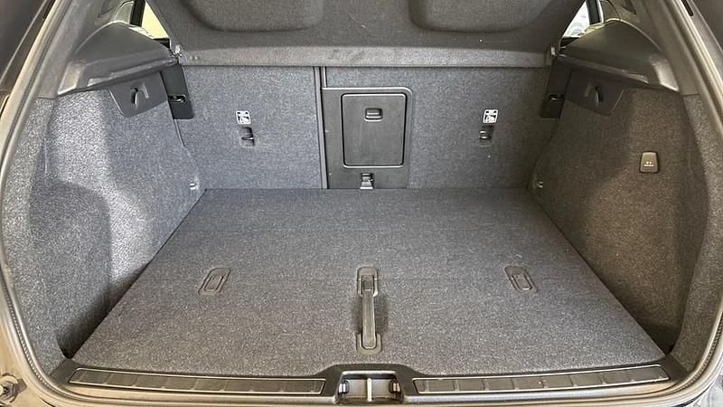 Used Volvo XC40 Plus 194 HP (142 kW) 2025 Black SUV