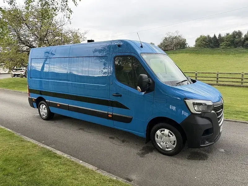 Used Renault Master Business 150 HP (110 kW) 2021 Blue MPV