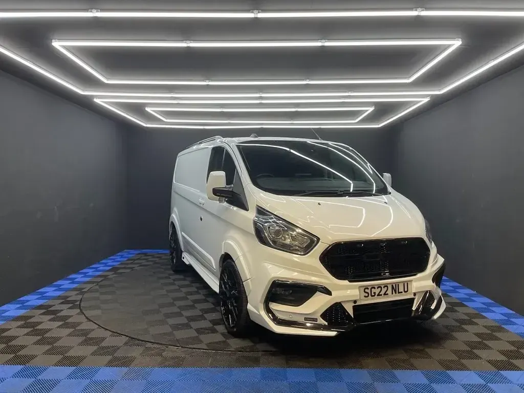Used Ford Transit Custom Limited 130 HP (95 kW) 2022 White Van