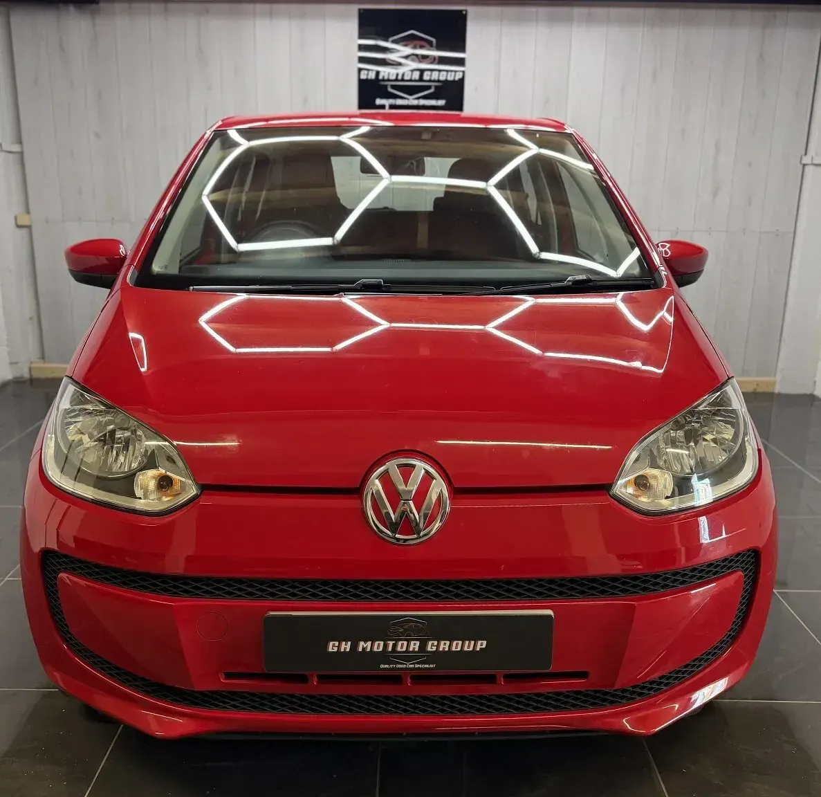 Used VW up! move up! 60 HP (44 kW) 2015 Red Hatchback