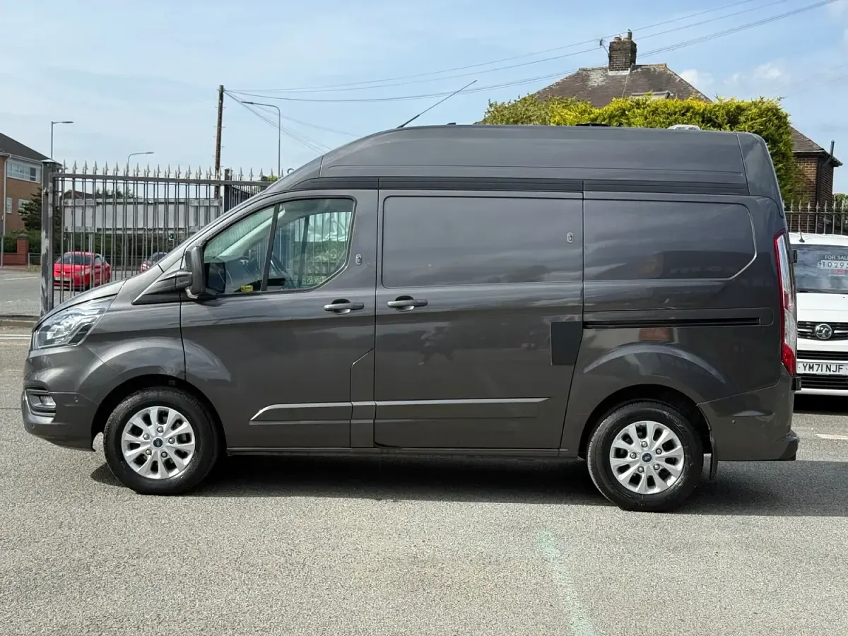 Used Ford Transit Custom Limited 130 HP (95 kW) 2022 Grey Van