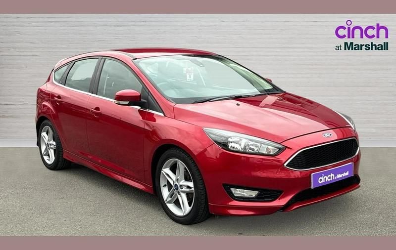 Used Ford Focus Zetec 117 HP (86 kW) 2016 Red Hatchback
