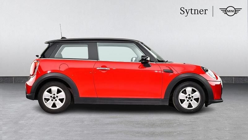Used Mini Cooper Classic 134 HP (98 kW) 2022 Red Hatchback