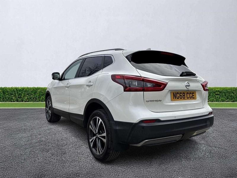 Used Nissan Qashqai N-Connecta 2018 White SUV