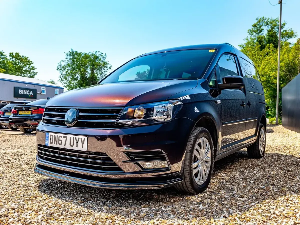 Used VW Caddy S 125 HP (91 kW) 2018 Purple MPV