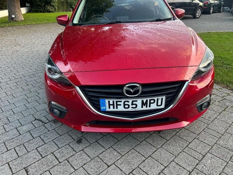Used Mazda 3 150 HP (110 kW) 2015 Red Hatchback