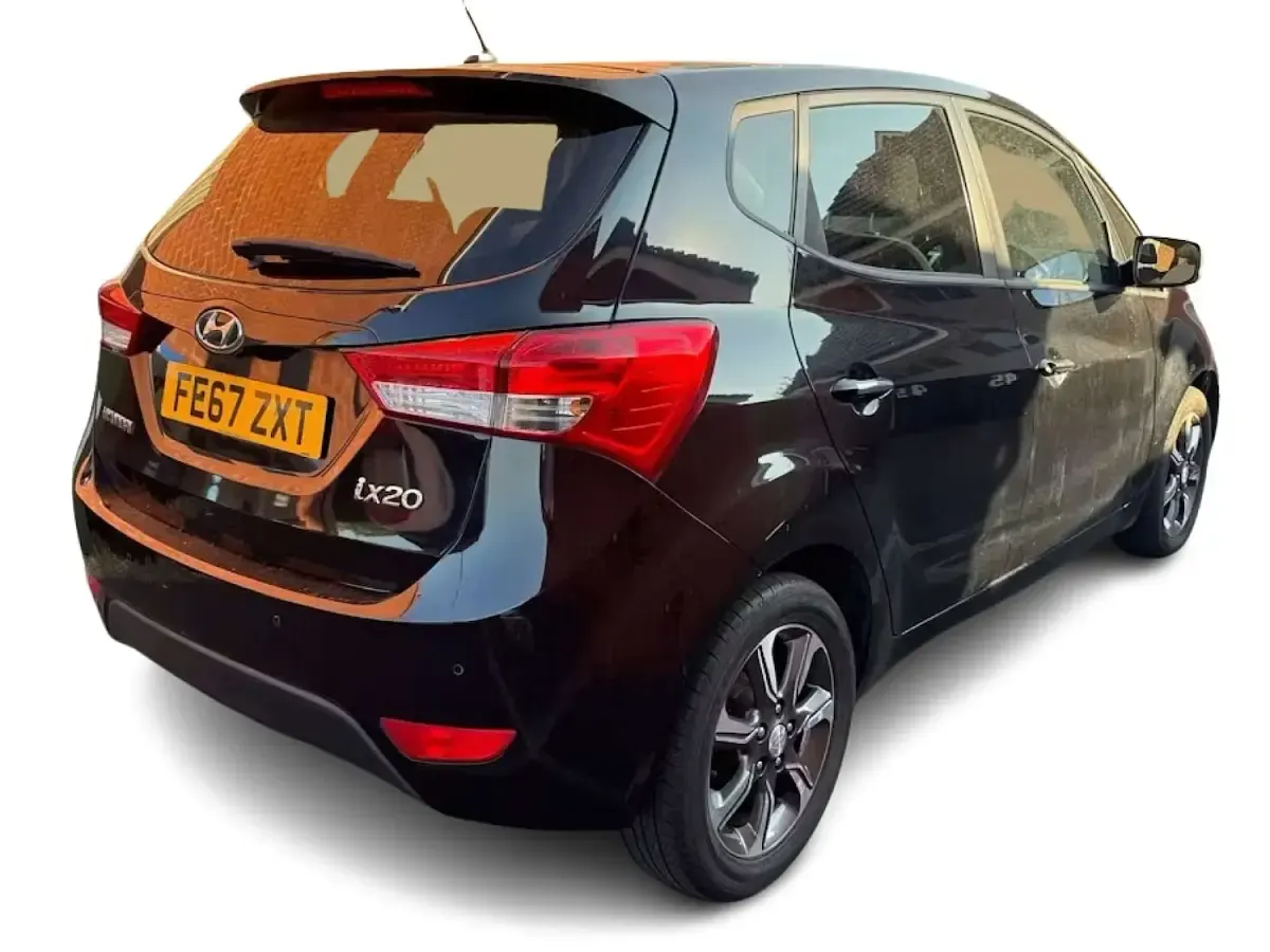 Used Hyundai ix20 Premium 125 HP (91 kW) 2017 Black Hatchback