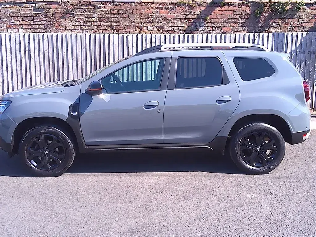 Used Dacia Duster Extreme 130 HP (95 kW) 2023 Grey SUV