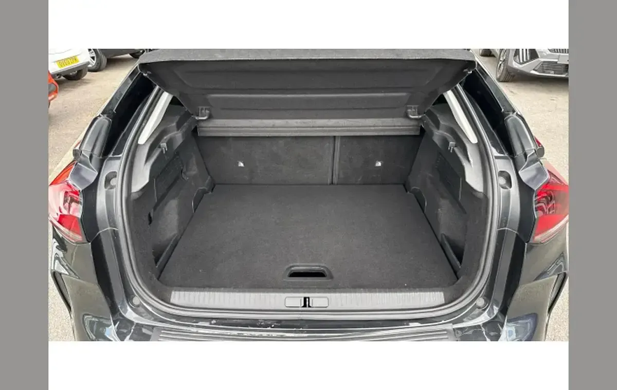 Used Citroën C4 PureTech 128 HP (94 kW) 2021 Black Hatchback