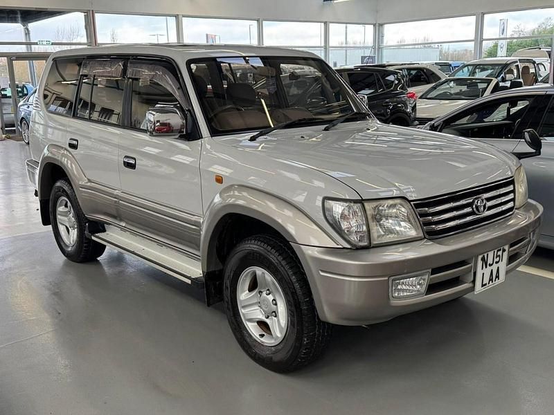 Used Toyota Land Cruiser 2005 White/gold SUV