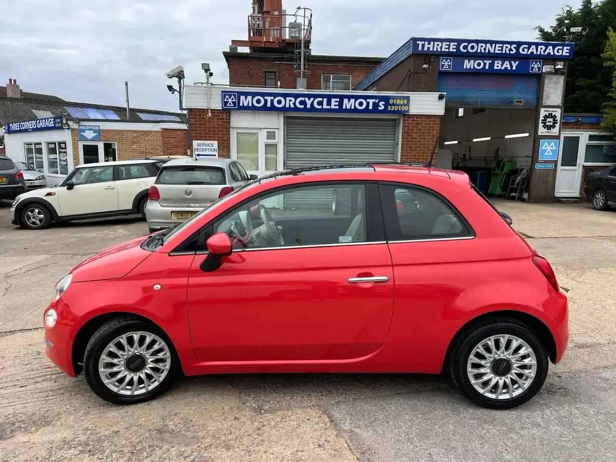 Used Fiat 500 Lounge 69 HP (50 kW) 2016 Pink Hatchback