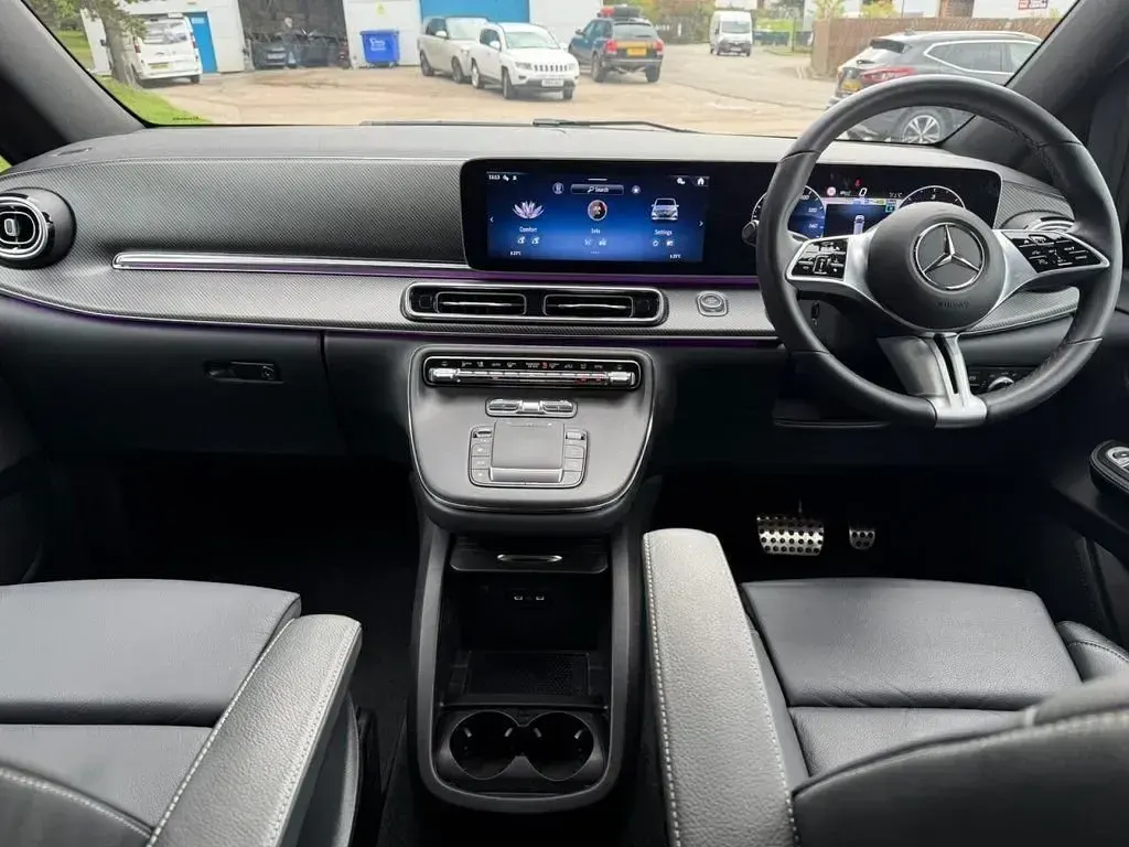 Used Mercedes V300 AMG line 237 HP (174 kW) 2024 Black MPV
