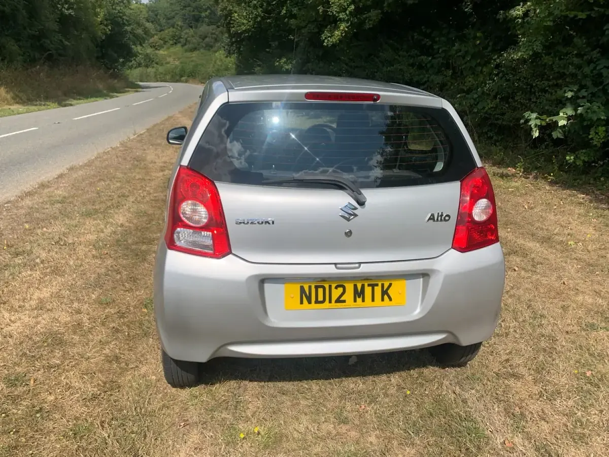 Used Suzuki Alto 68 HP (50 kW) 2012 Silver Hatchback