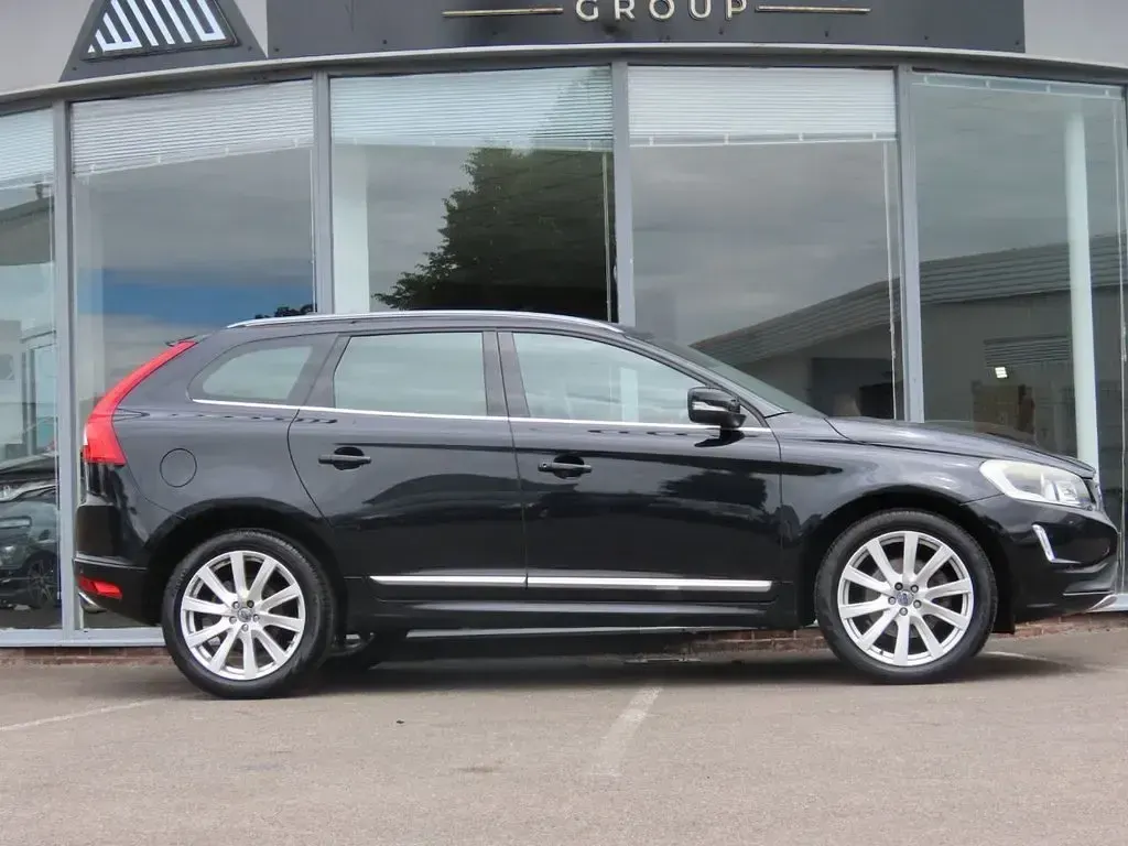 Used Volvo XC60 SE Lux 215 HP (158 kW) 2014 Black SUV