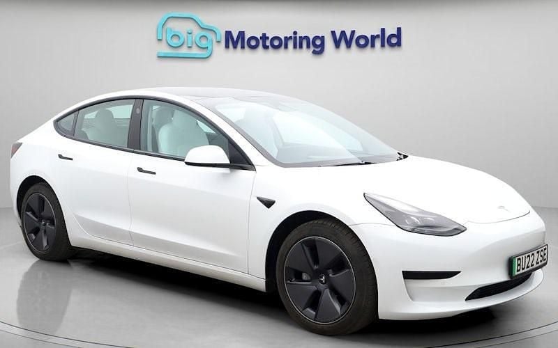 Used Tesla Model 3 Standard Range Plus 222 kW (302 HP) 2021 White Sedan