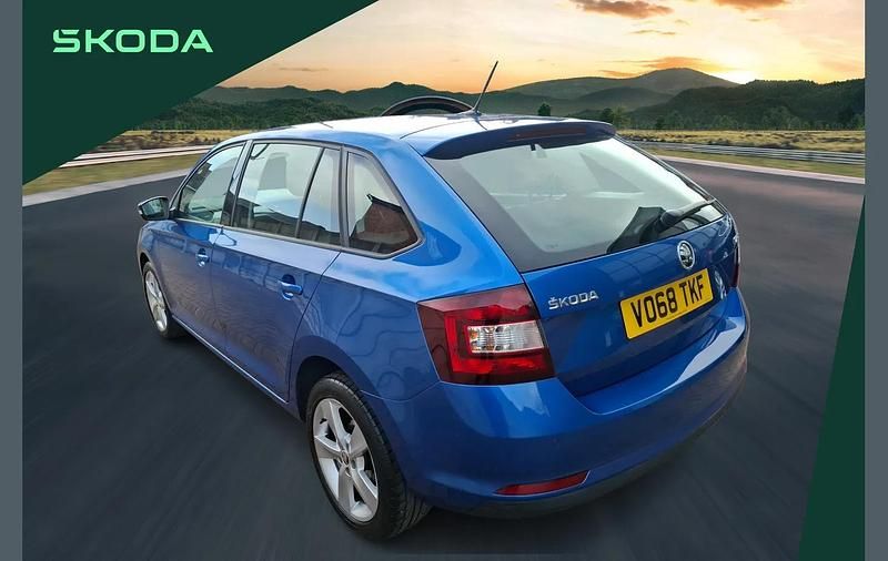 Used Skoda 110 R SE 108 HP (79 kW) 2018 Blue Estate