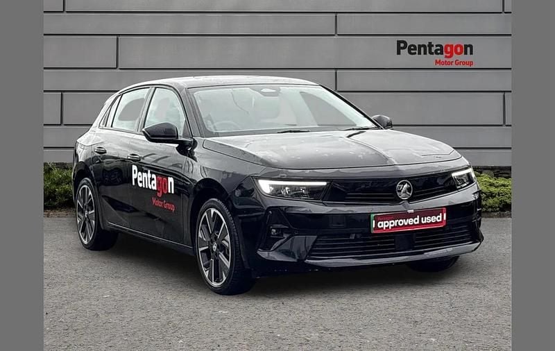 Used Vauxhall Astra Design Edition 114 kW (156 HP) 2024 Black Hatchback