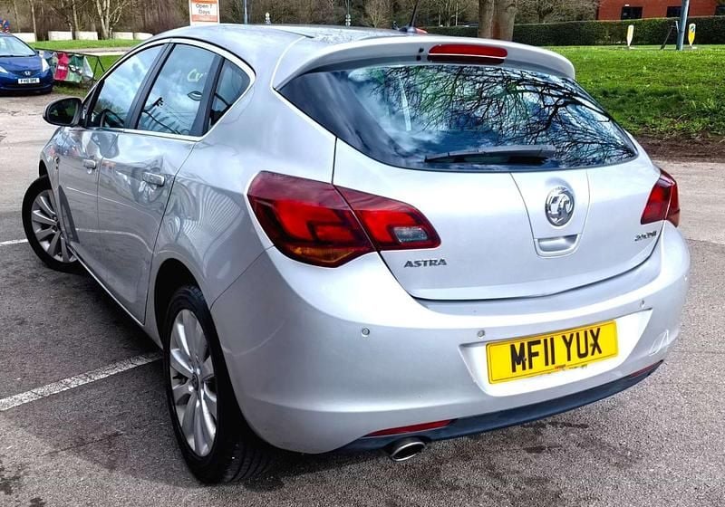 Used Vauxhall Astra drive 165 HP (121 kW) 2011 Silver Hatchback