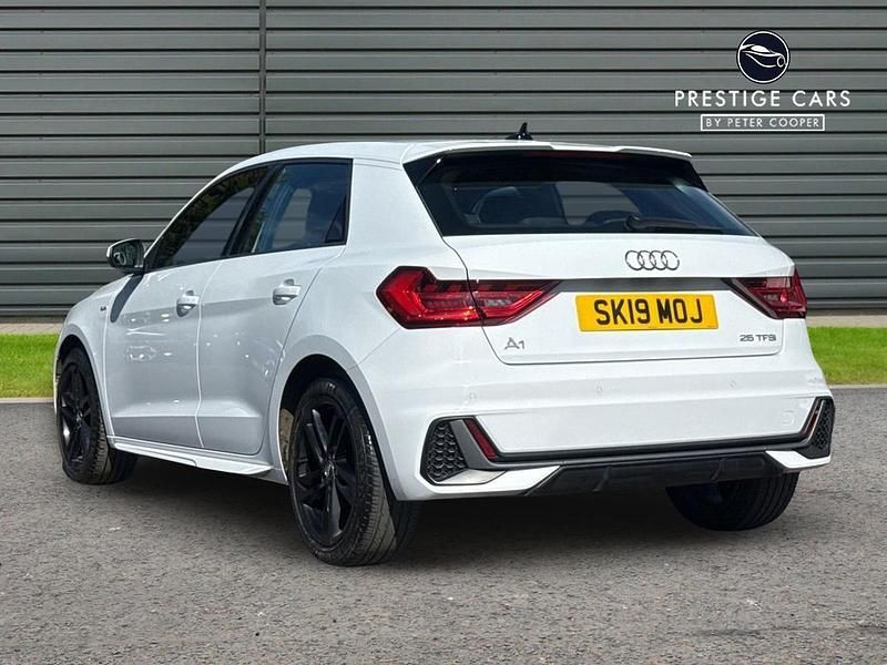 Used Audi A1 Sportback S-Line 110 HP (80 kW) 2019 White Hatchback