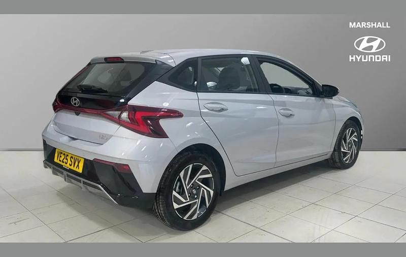 Used Hyundai i20 Advanced 100 HP (73 kW) 2025 Grey Hatchback