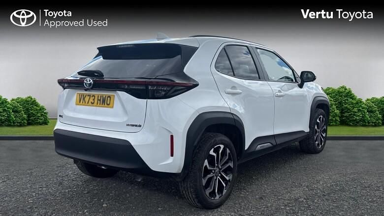 Used Toyota Yaris Hybrid Design 116 HP (85 kW) 2023 Estate