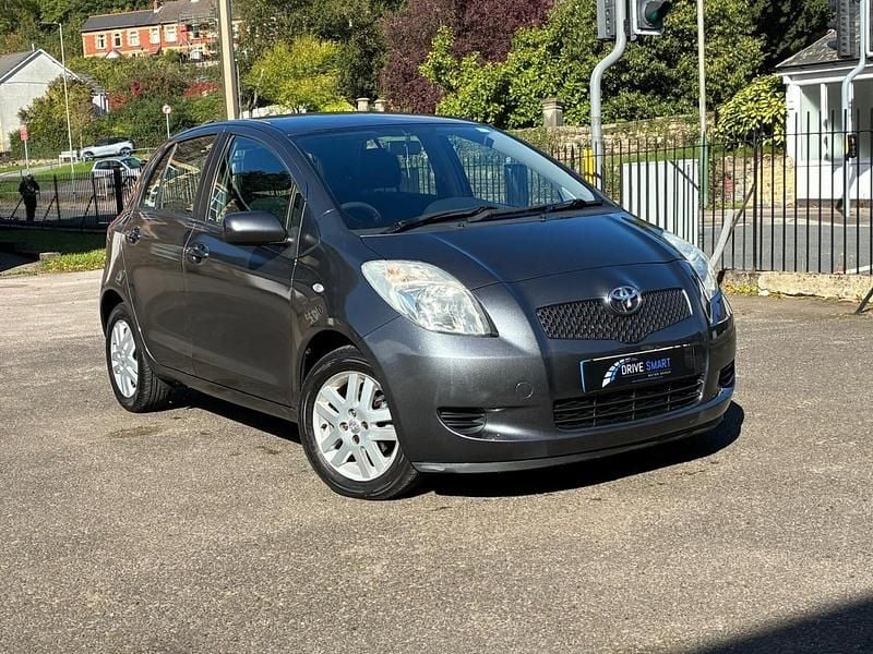 Grey Used 2008 Toyota Yaris Hatchback | £3,295 (Fair price) - Image 1/4