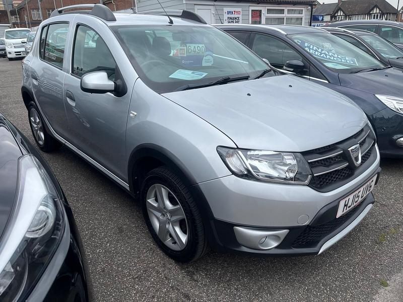 Silver Used 2015 Dacia Sandero Lauréate Hatchback | £6,490 (Expensive) - Image 1/4