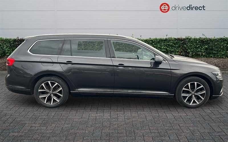 Used VW Passat SEL 150 HP (110 kW) 2022 Grey Estate