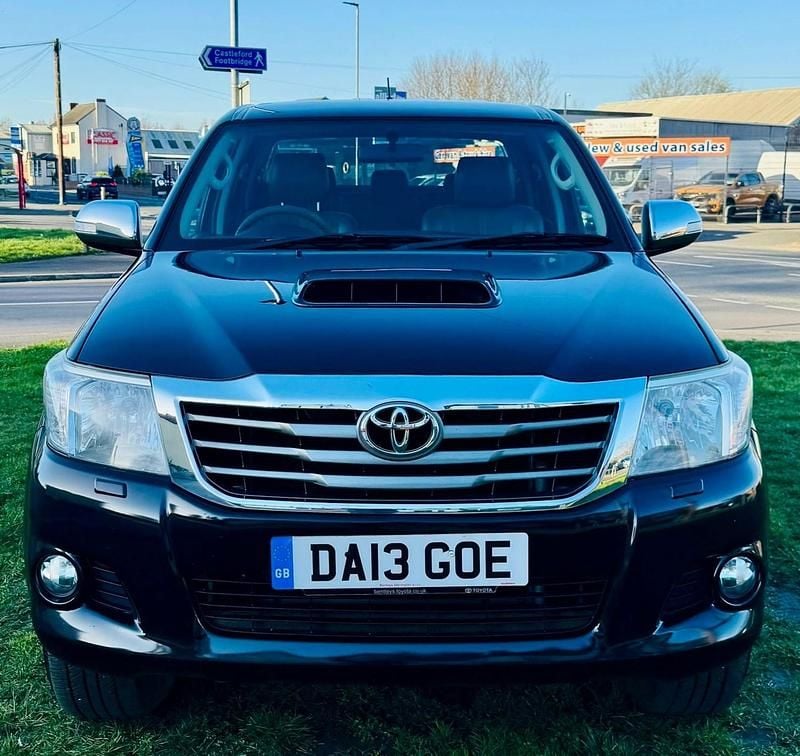 Used Toyota HiLux 2013 Black Pickup