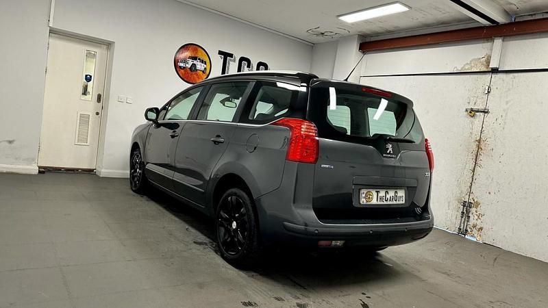 Used Peugeot 5008 Active 120 HP (88 kW) 2016 Grey MPV