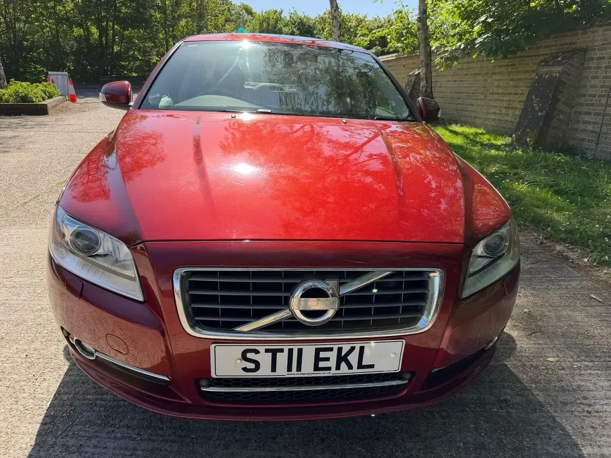 Used Volvo S80 SE Lux 180 HP (132 kW) 2011 Red Sedan