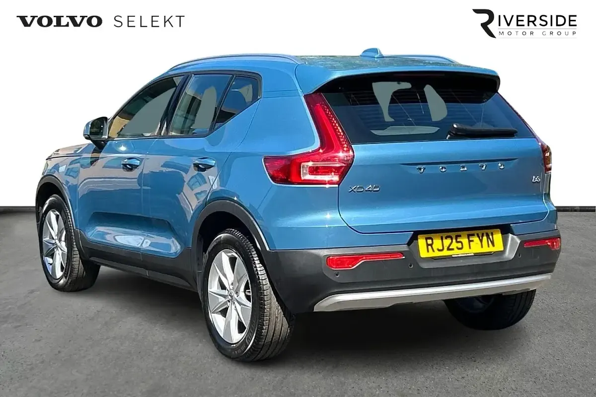 Used Volvo XC40 Core 163 HP (119 kW) 2025 Blue SUV