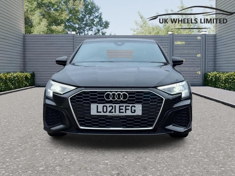 Begagnad Audi A3 S-Line 2021 Svart Sedan