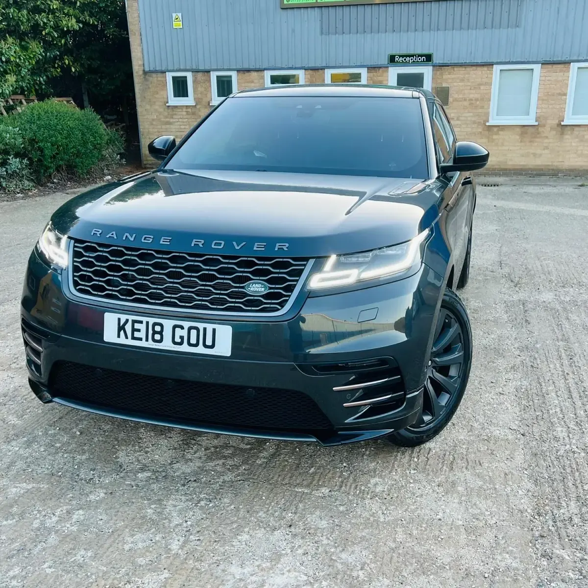 Used Land Rover Range Rover Velar SE Dynamic 300 HP (220 kW) 2018 Grey SUV